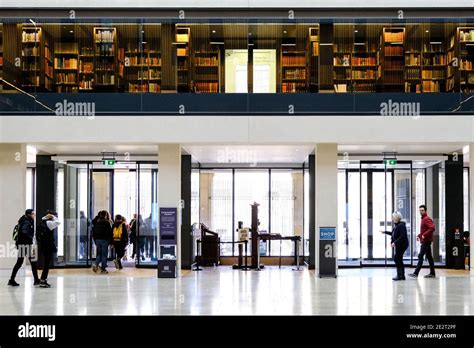 Inside The Weston Library at Oxford University Stock Photo - Alamy