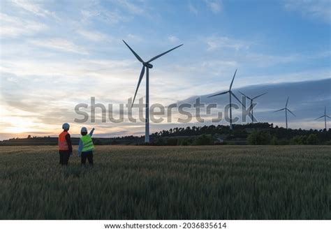 7.680 People Working Windmill Images, Stock Photos, 3D objects, & Vectors | Shutterstock