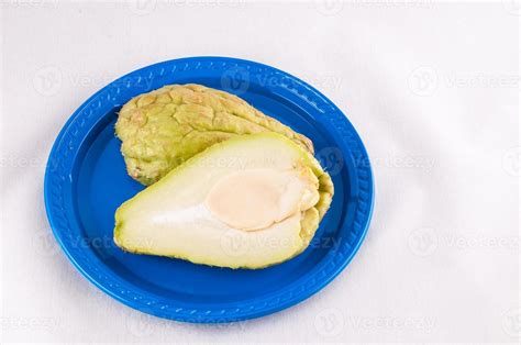 Isolated chayote veggie 17476286 Stock Photo at Vecteezy