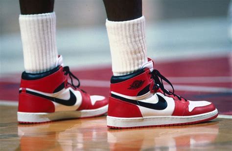 Kicks On Court Classic // Every Air Jordan That Michael Jordan Played ...