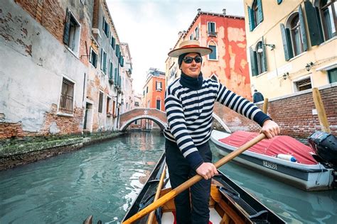 Venice Gondola Rides: How To Rent One (Plus Some History)