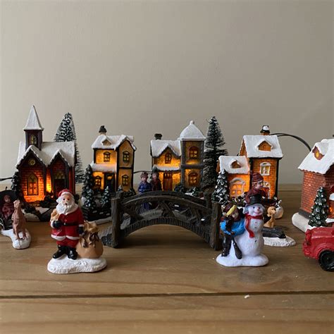 24 Piece Christmas Village Scene