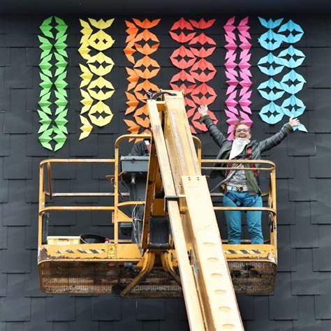 The Lunar Cycle Displayed Through 15,000 Colorful Origami Birds — Colossal