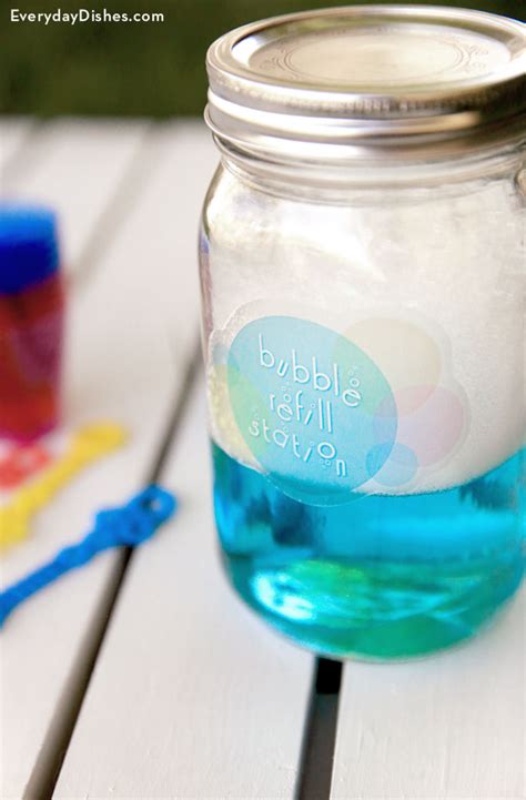 How to Make Homemade Bubble Solution