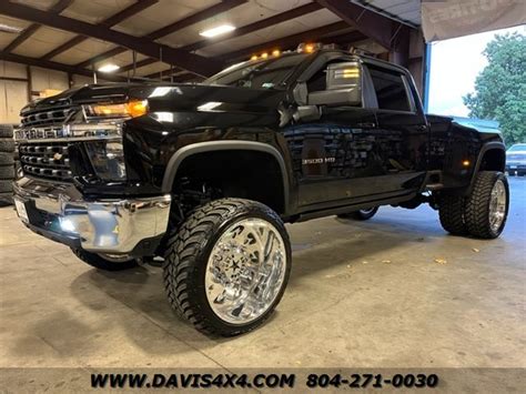 2022 Chevrolet Silverado 3500 HD Crew Cab Dually Lifted Diesel