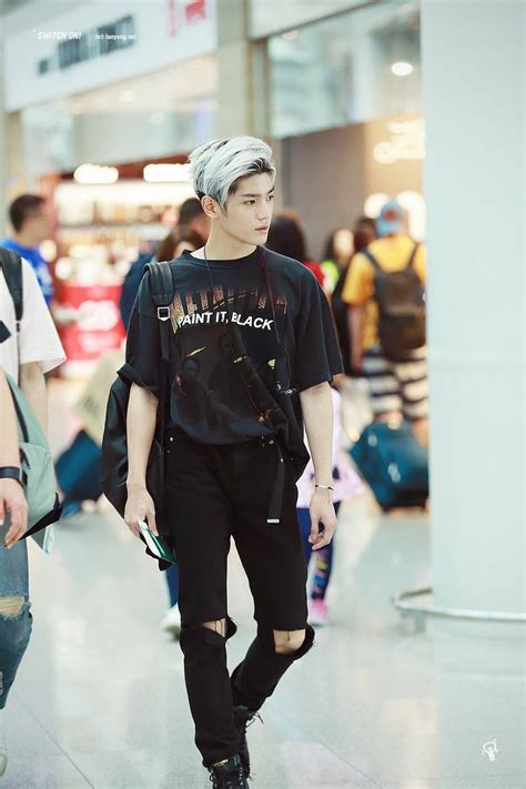 nct taeyong kpop airport fashion Nct Taeyong, Moda Kpop, Asian Men Hairstyle, Mens Hairstyles ...