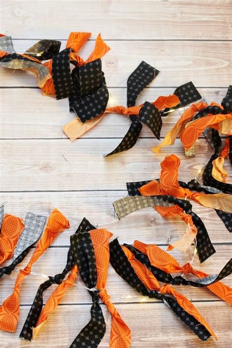 Halloween Garlands: Festive DIYs for Party or Decor! - Mod Podge Rocks