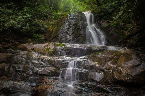 Laurel Falls Trail: Smoky Mountain Hikes - PigeonForge.com