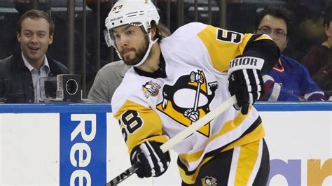 Injured Kris Letang out 2 weeks for streaking Penguins | CBC Sports