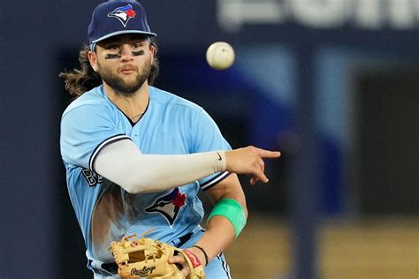 Bo Bichette Leaves Game With Injury - Bluebird Banter