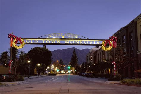 Old Town Monrovia, California. Sometimes I even get homesick for this place... | Christmas net ...