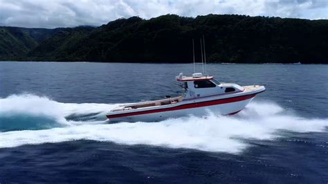 Radon Boats Custom 33 (LRB) - YouTube