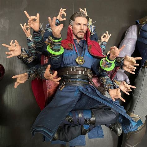 Hot Toys Doctor Dr Strange Infinity War + third party Arms, Hobbies ...