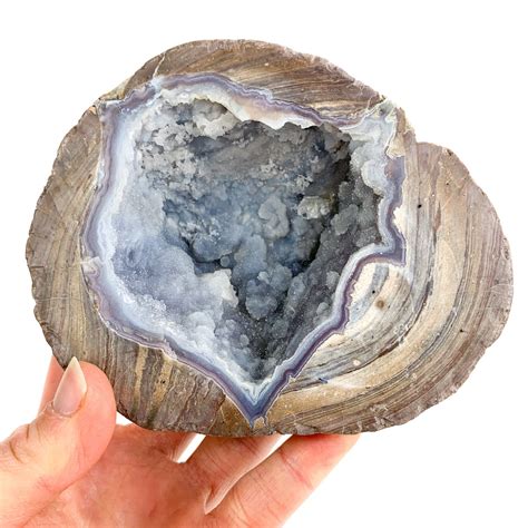 Dugway Geode in 2020 | Dugway, Geode, Natural quartz crystal