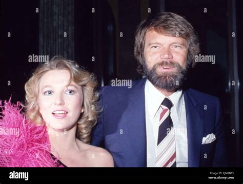 Glen Campbell and Tanya Tucker 1981 Credit: Ralph Dominguez/MediaPunch Stock Photo - Alamy