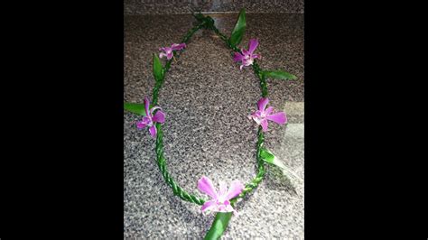 How To Make A Ti Leaf Lei - YouTube