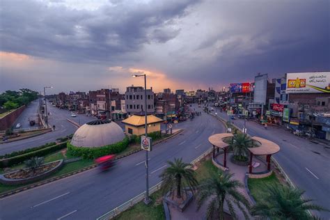 Living in Faisalabad, Pakistan: Tips for Moving and Visiting 2024