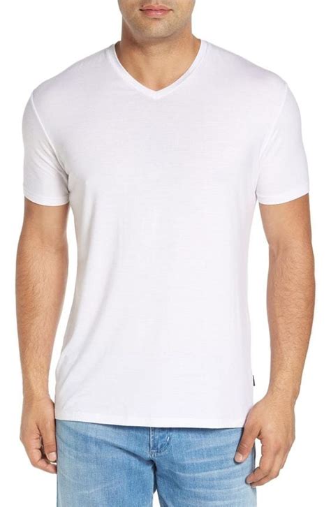 WHITE V NECK TSHIRT FOR MEN ⋆ Best Fashion Blog For Men - TheUnstitchd.com