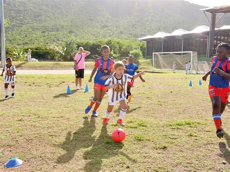 BOLA SEPAK: Lebih daripada 200 pemain bola sepak muda dari pulau itu ...