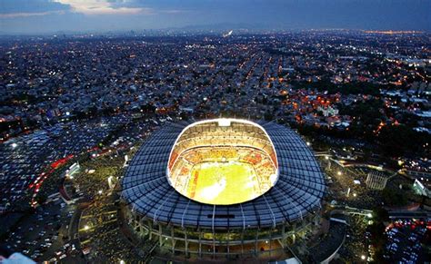 Capacity Crowd: Estadio Azteca