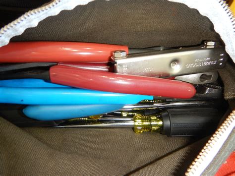 KLEIN ELECTRICAL BAG W/ TOOLS Tool