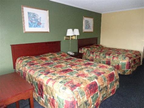 RODEWAY INN & SUITES $63 ($̶7̶4̶) - Updated 2018 Prices & Hotel Reviews ...