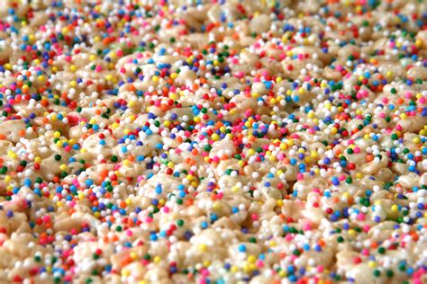 Funfetti Rice Krispies Treats | Rice Krispy Treats with Sprinkles ...