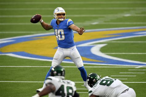 Justin Herbert throws three TD passes as the Los Angeles Chargers hold ...