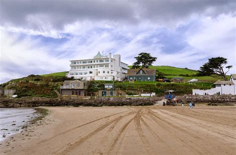 Traveler Guide: Burgh Island Hotel