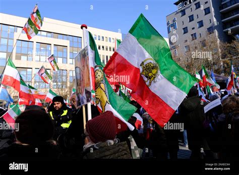 Pre revolution iranian flag hi-res stock photography and images - Alamy