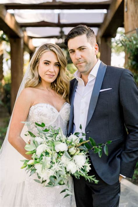 Playful Palm Springs Wedding With A Winding Flower Aisle ⋆ Ruffled