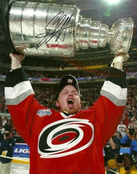 Eric Staal with The Stanley Cup 2006 | HockeyGods