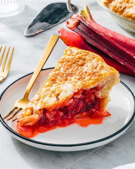 Strawberry Rhubarb Pie – A Couple Cooks