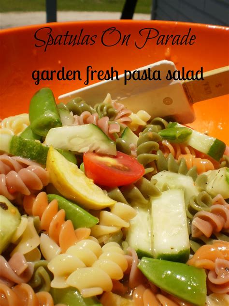 Spatulas On Parade: Garden Fresh Pasta Salad-Sharing is Caring Summer Edition