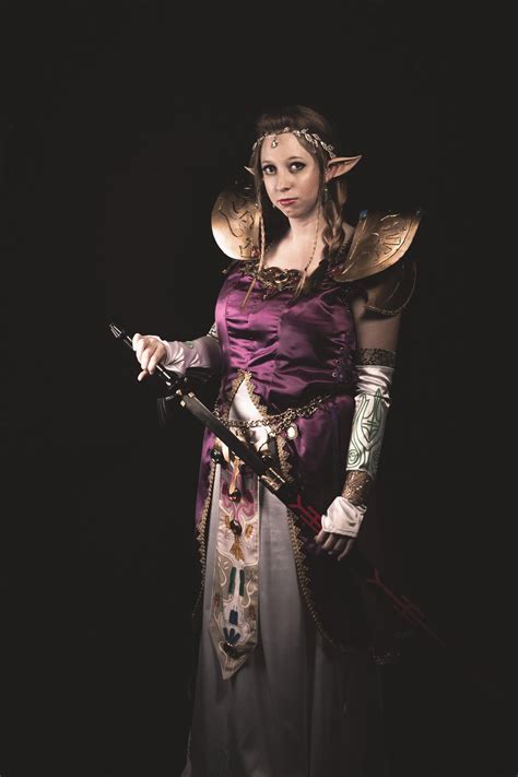 Newest Zelda cosplay. Love my master sword. : r/zelda