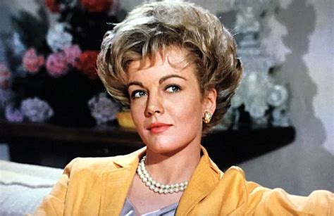 Joanna Barnes, known for roles in both 'Parent Trap' movies, dead at 89