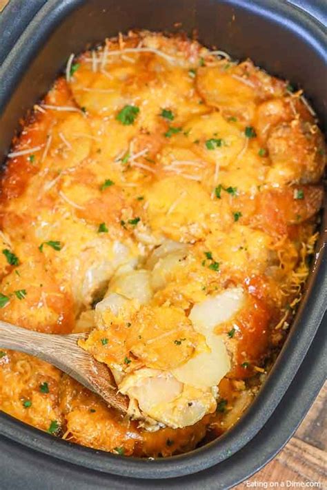 Slow Cooker Scalloped Potatoes recipe - crock pot cheesy potatoes