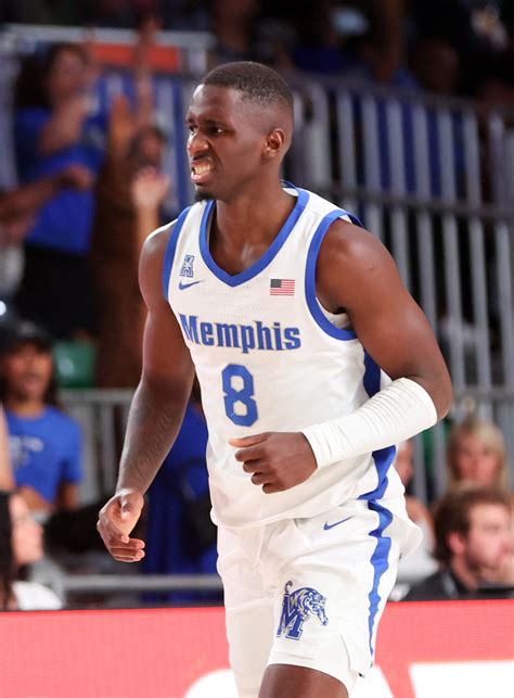 David Jones' career night lifts Memphis over No. 20 Arkansas | Reuters