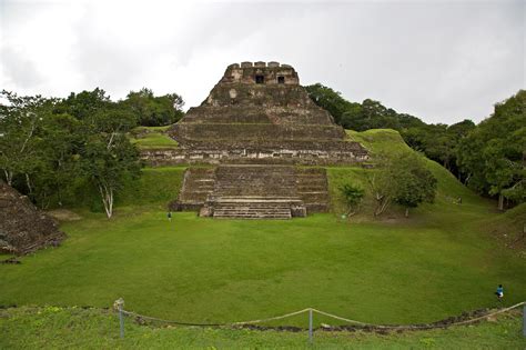 Xunantunich History