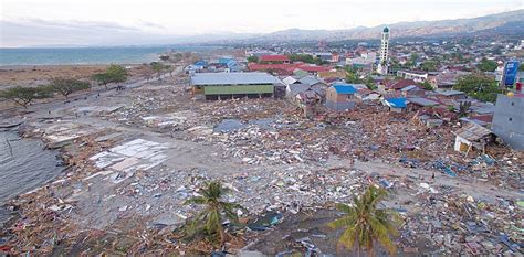 Komunikasi risiko bencana satu arah di zona rawan gempa-tsunami tak ...