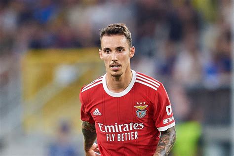 Alejandro Grimaldo completes free transfer from Benfica to Bayer ...