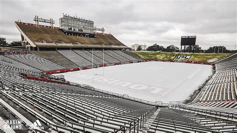 Icy Blanket Covers Cajun Field As Winter Storm Sets In Lafayette