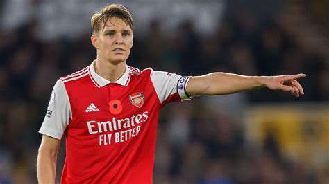 Arsenal video: Martin Odegaard scores the most outrageous free-kick | Flipboard