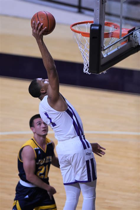 Abilene Christian men's basketball returns home for win against HPU