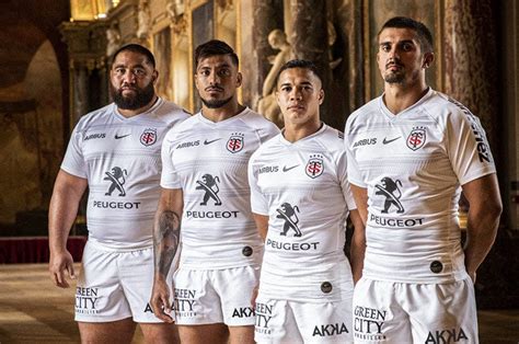 Le Stade toulousain présente son nouveau maillot extérieur ...