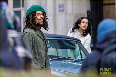 Kingsley Ben-Adir Gets Into Character as Bob Marley While Filming ...