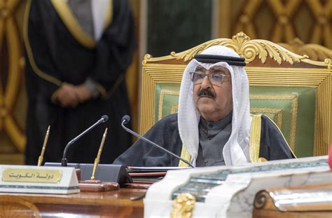 Kuwait's crown prince accepts government's resignation