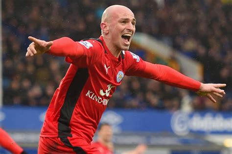 Leicester open contract talks with Esteban Cambiasso and Matt Upson ...