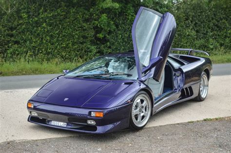 Blue Scuro Lamborghini Diablo SV Headed to Salon Prive Auction - GTspirit