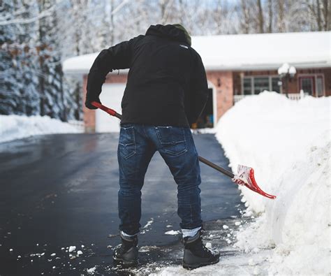 Snow Shoveling For Seniors Volunteers – Ann Arbor Community Center